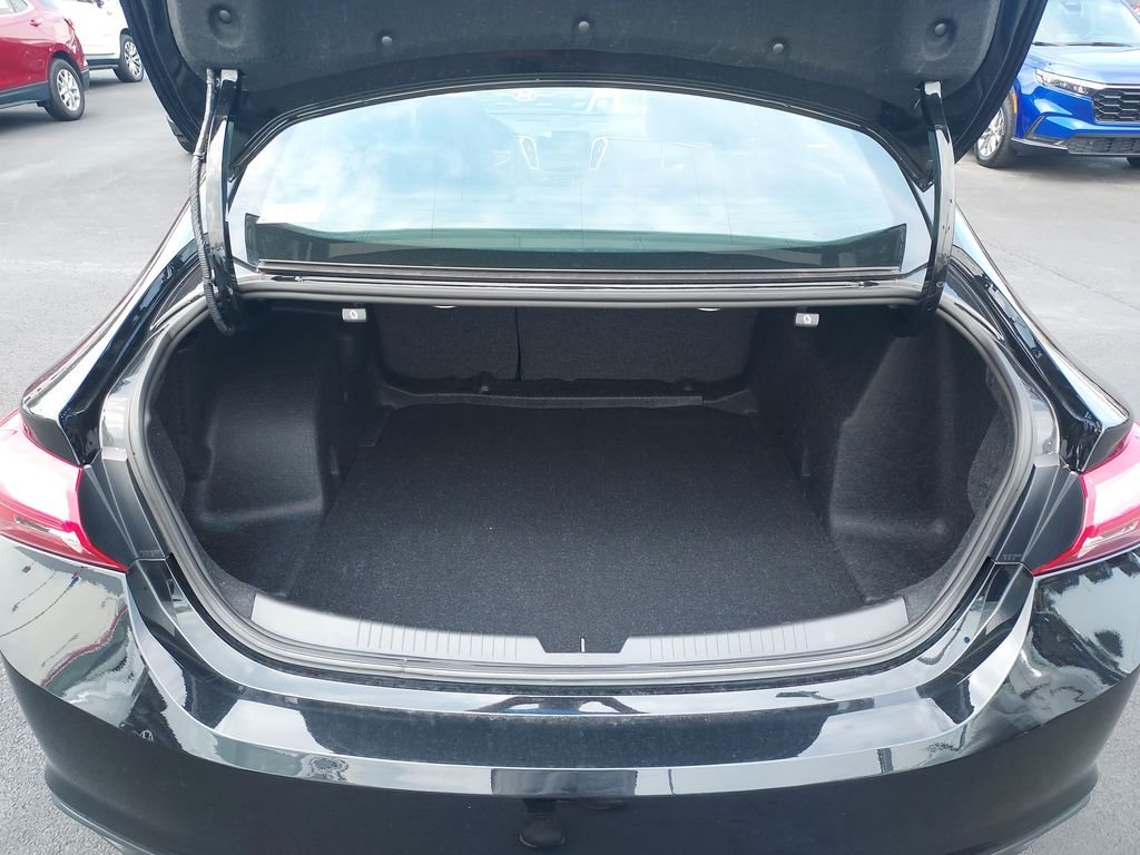 Used 2023 Black Chevrolet LT image 9