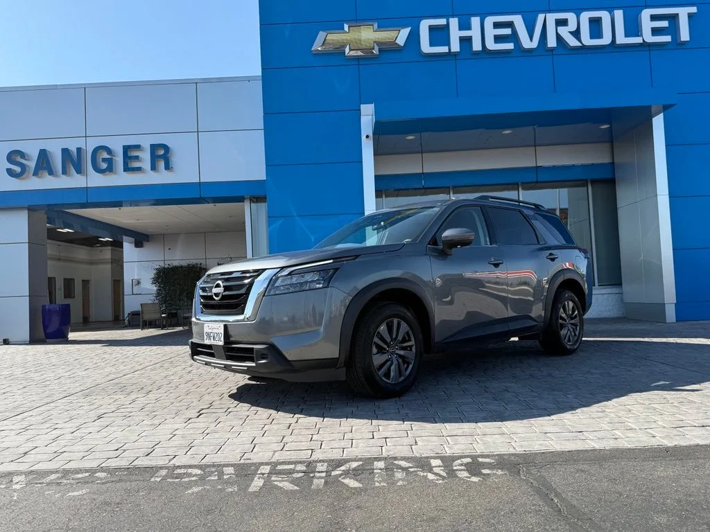 Used 2024 Gray Nissan SV image 2