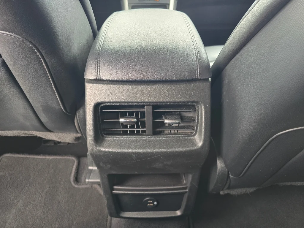 Used 2022 Agate Black Metallic Ford SEL image 28