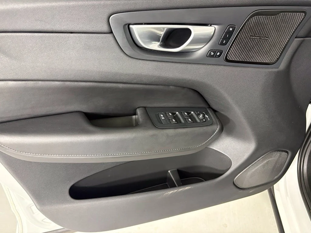 Used 2024 White Volvo T8 Plus Dark Theme image 13