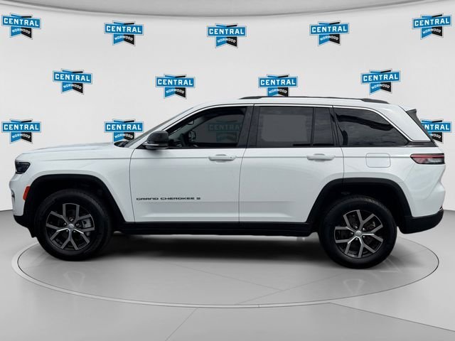 Used 2023 White Jeep Limited image 3