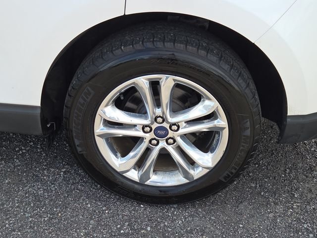 Used 2015 White Platinum Clearcoat Metallic Ford SEL image 27