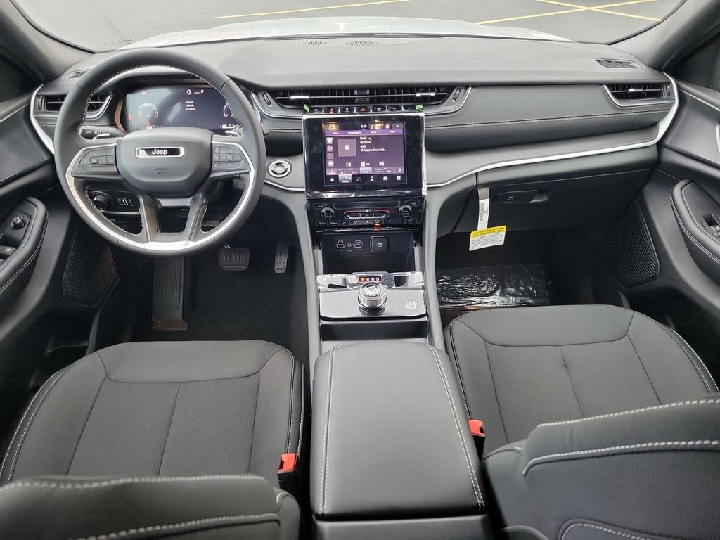 New 2026 Silver Zynith Jeep Laredo image 13