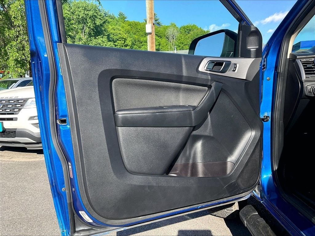Used 2019 Blue Ford XLT image 9
