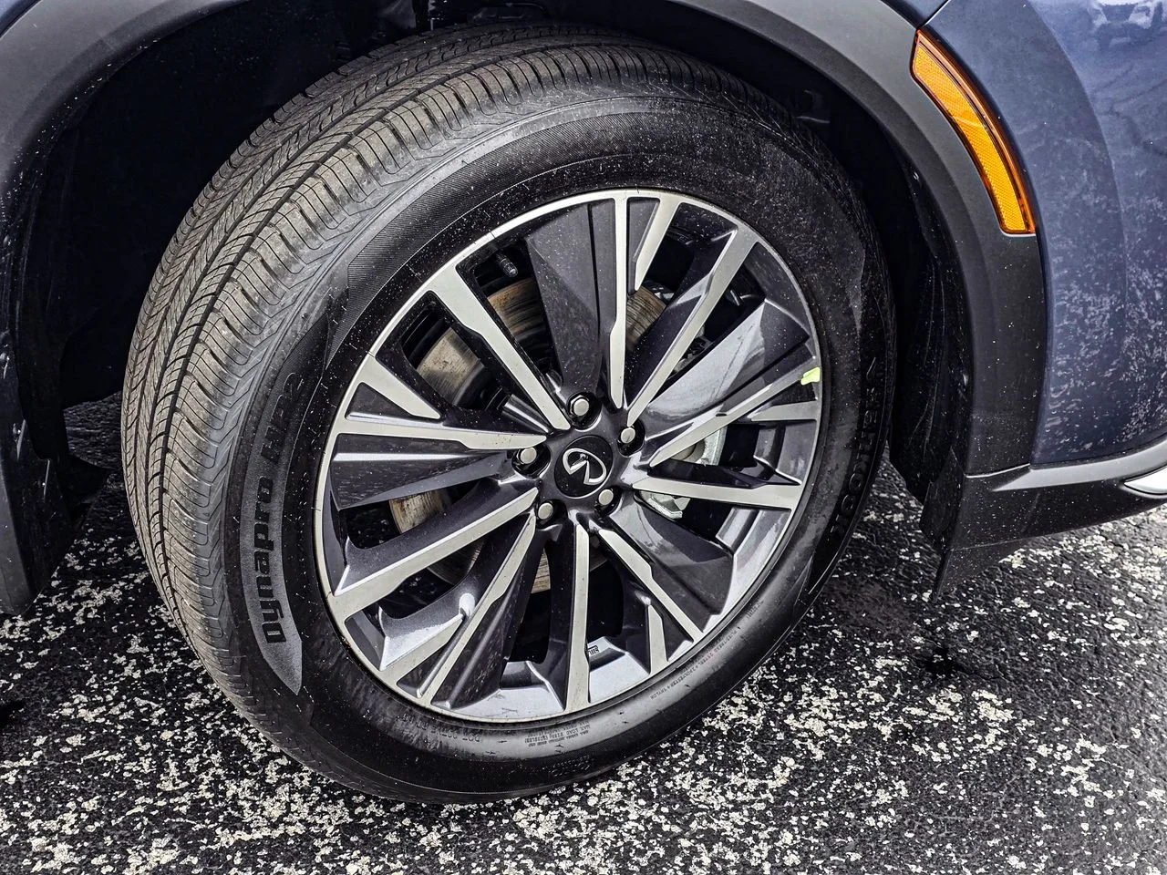 New 2027 MOONBOW BLUE INFINITI Luxe AWD image 7