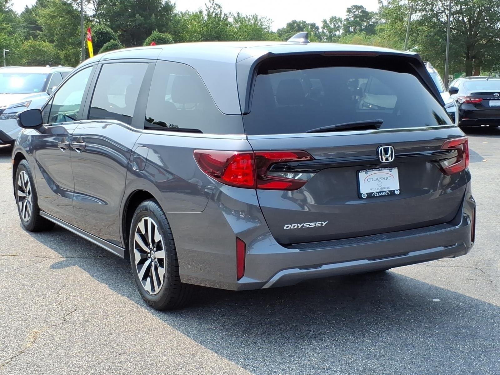 Used 2025 Crystal Black Pearl Honda EX-L image 9