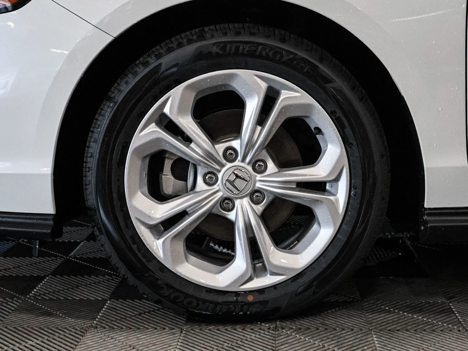 New 2026 Platinum White Pearl Honda LX image 18