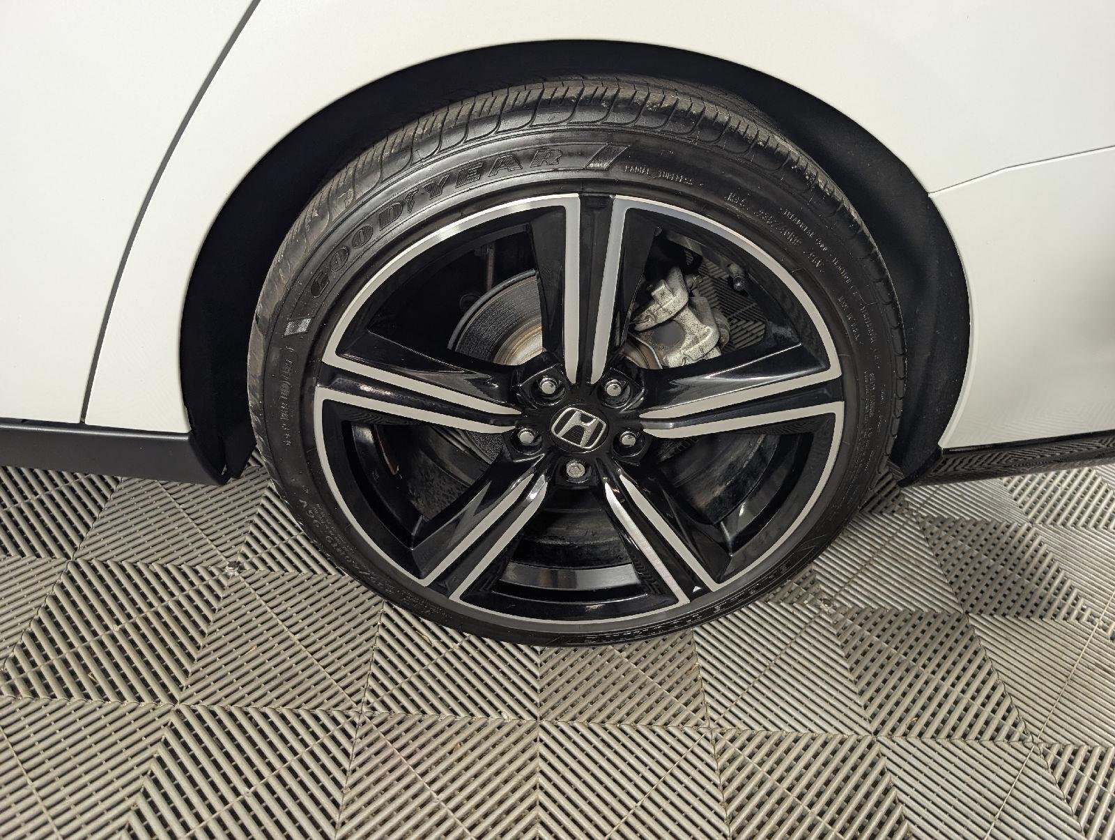 Used 2024 Platinum White Pearl Honda Sport image 9