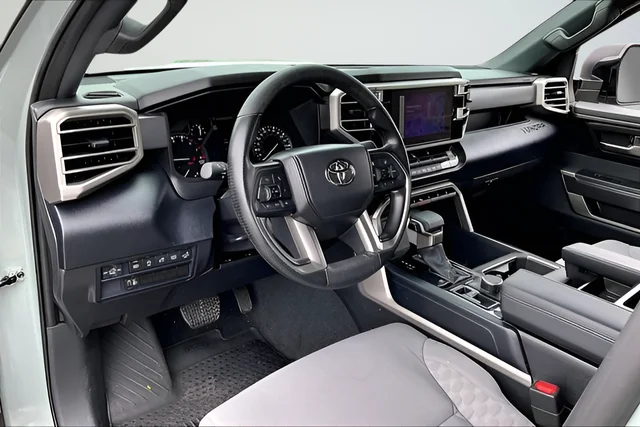 Used 2025  Toyota SR5 image 14