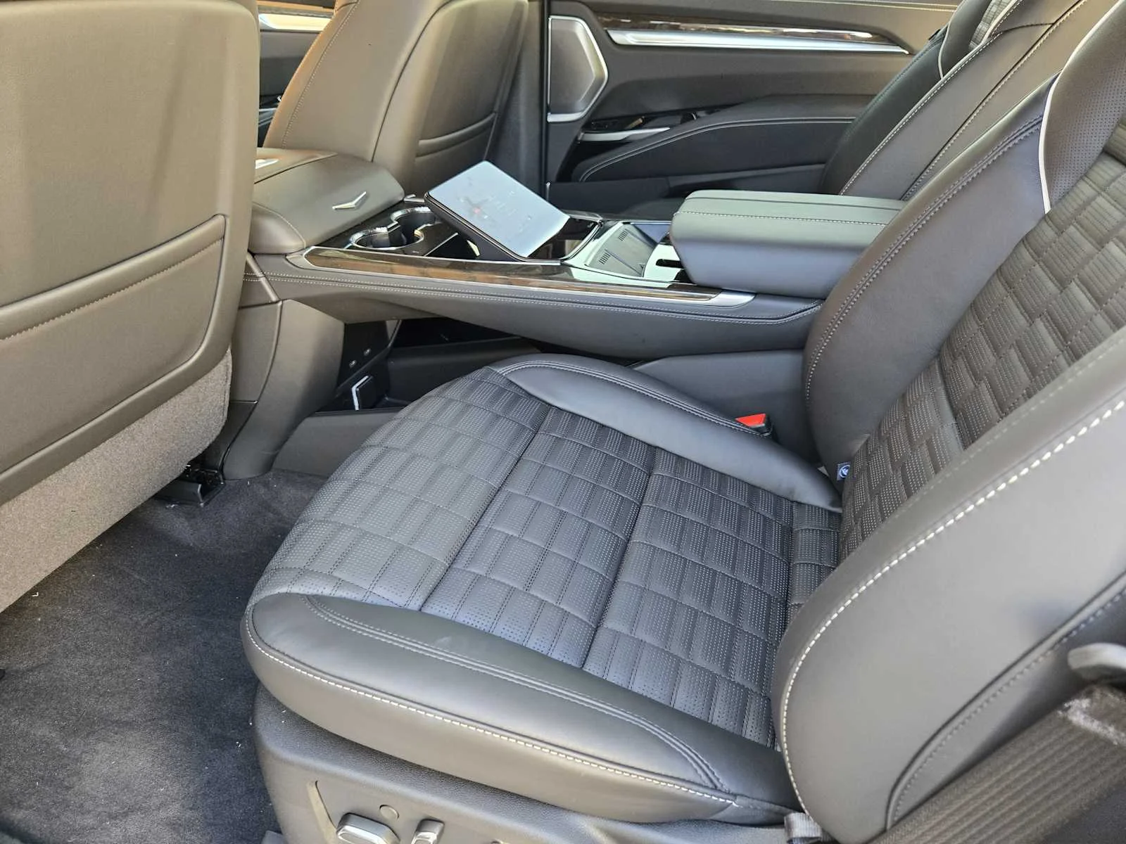 2026 Cadillac Escalade Platinum Sport - Photo 20