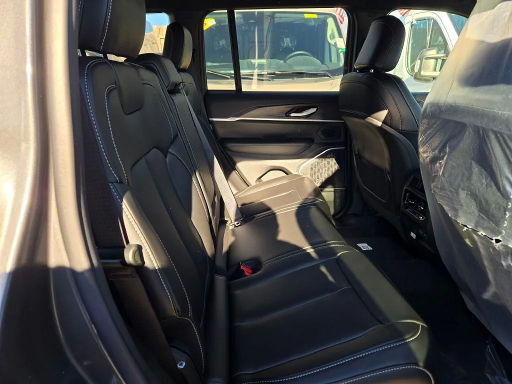 New 2026 Baltic Gray Metallic Clearcoat Jeep Limited image 9