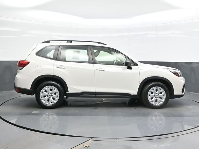 Used 2020 White Subaru Base image 4