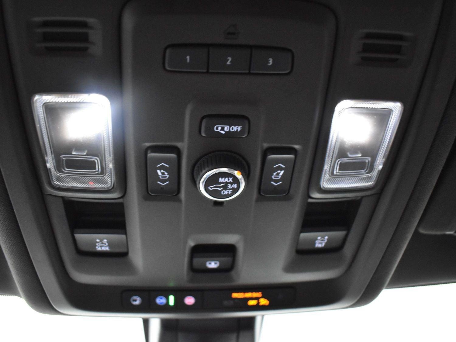 Used 2021 Hunter Metallic GMC Denali image 29
