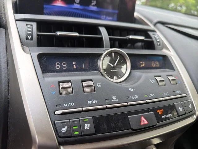 Used 2018 Silver Lexus 300h image 19