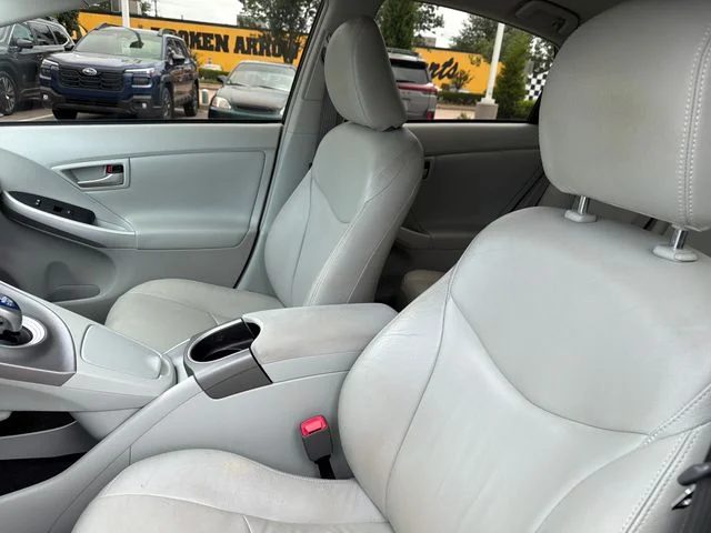 Used 2013 Silver Toyota Three image 19