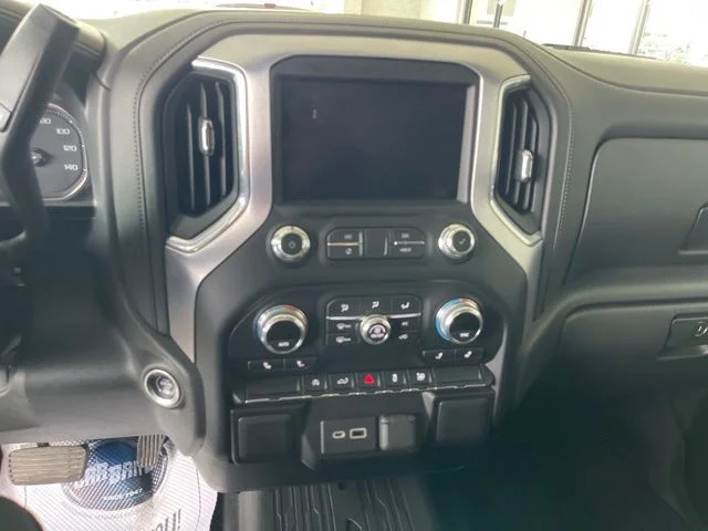 Used 2021 Black GMC SLE image 19