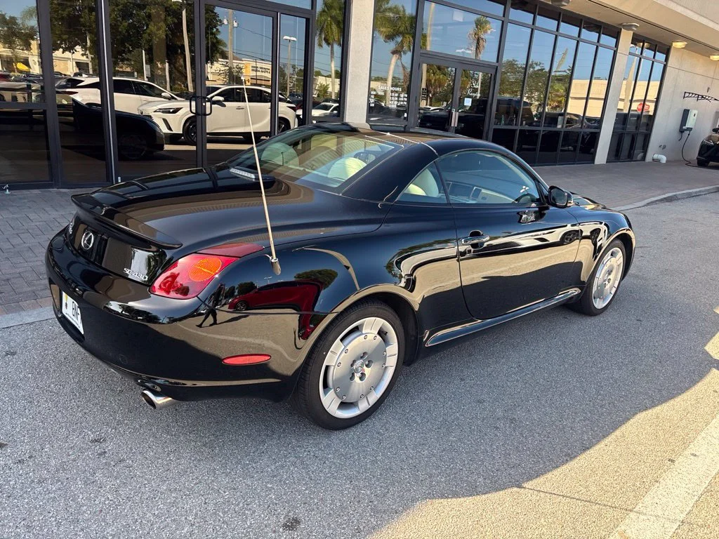 Used 2005  Lexus 430 image 10