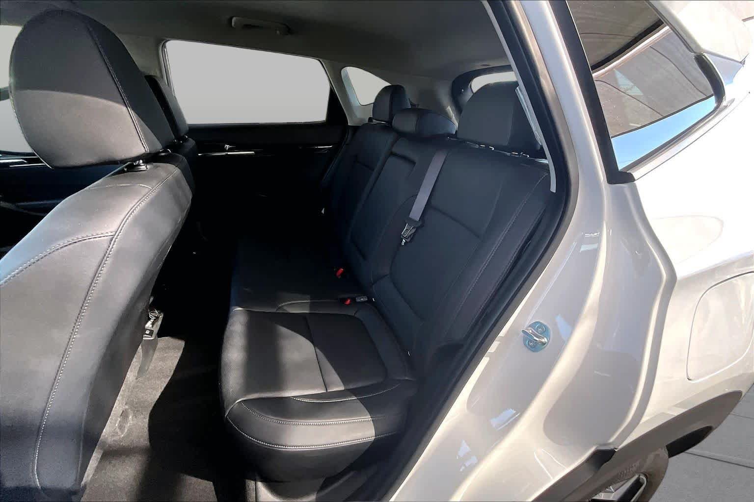 Used 2026 Snow White Pearl Kia EX image 21