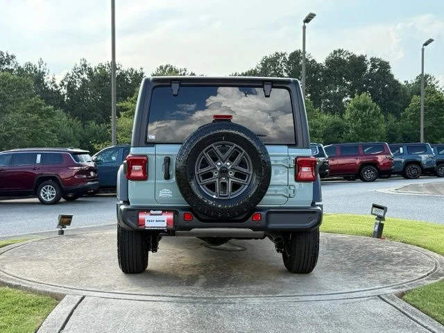 New 2026 Earl Clearcoat Jeep Sport S image 6