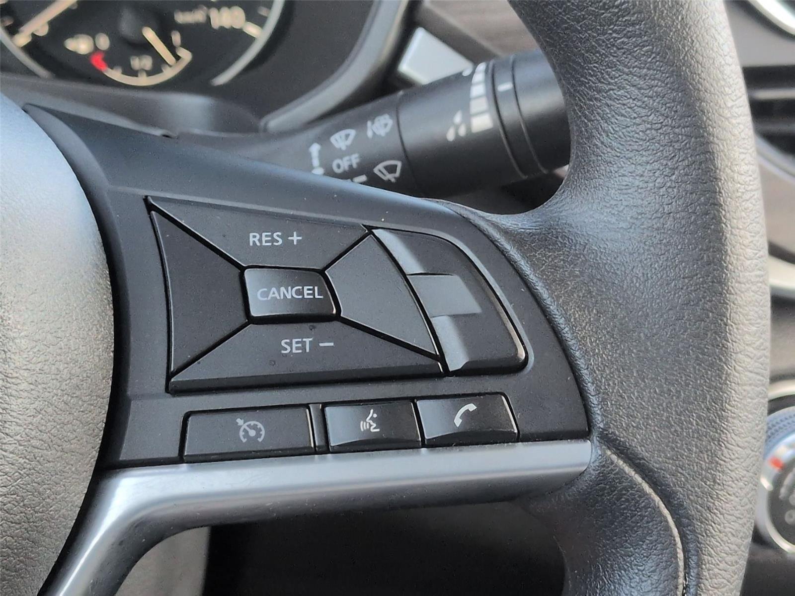Used 2025  NISSAN SV image 21