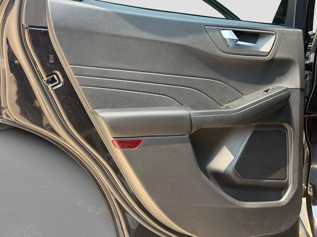 Used 2025 Agate Black Metallic Ford ST-Line image 13