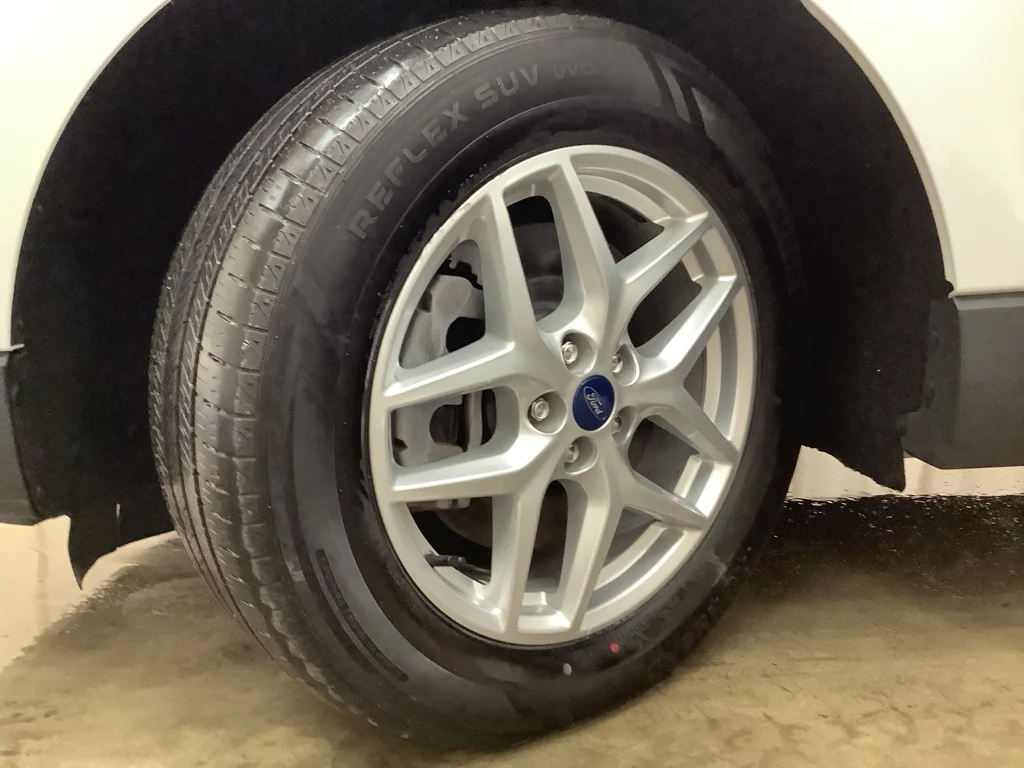 Used 2022 Oxford White Ford SEL image 24