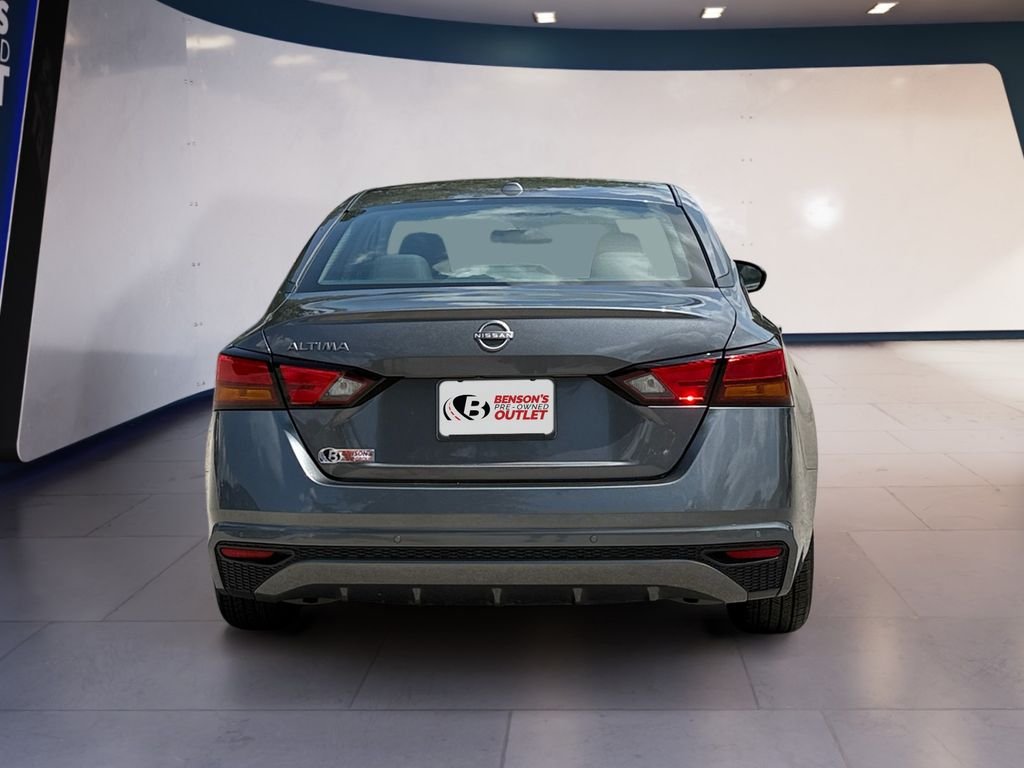 Used 2025 Gray Nissan 2.5 SV image 4