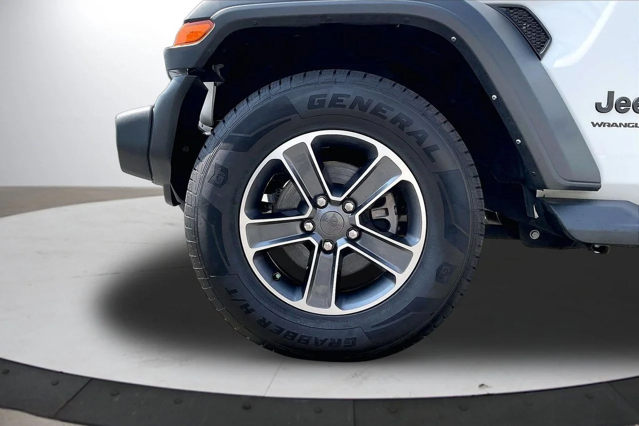 Used 2023 White Jeep Sport image 32