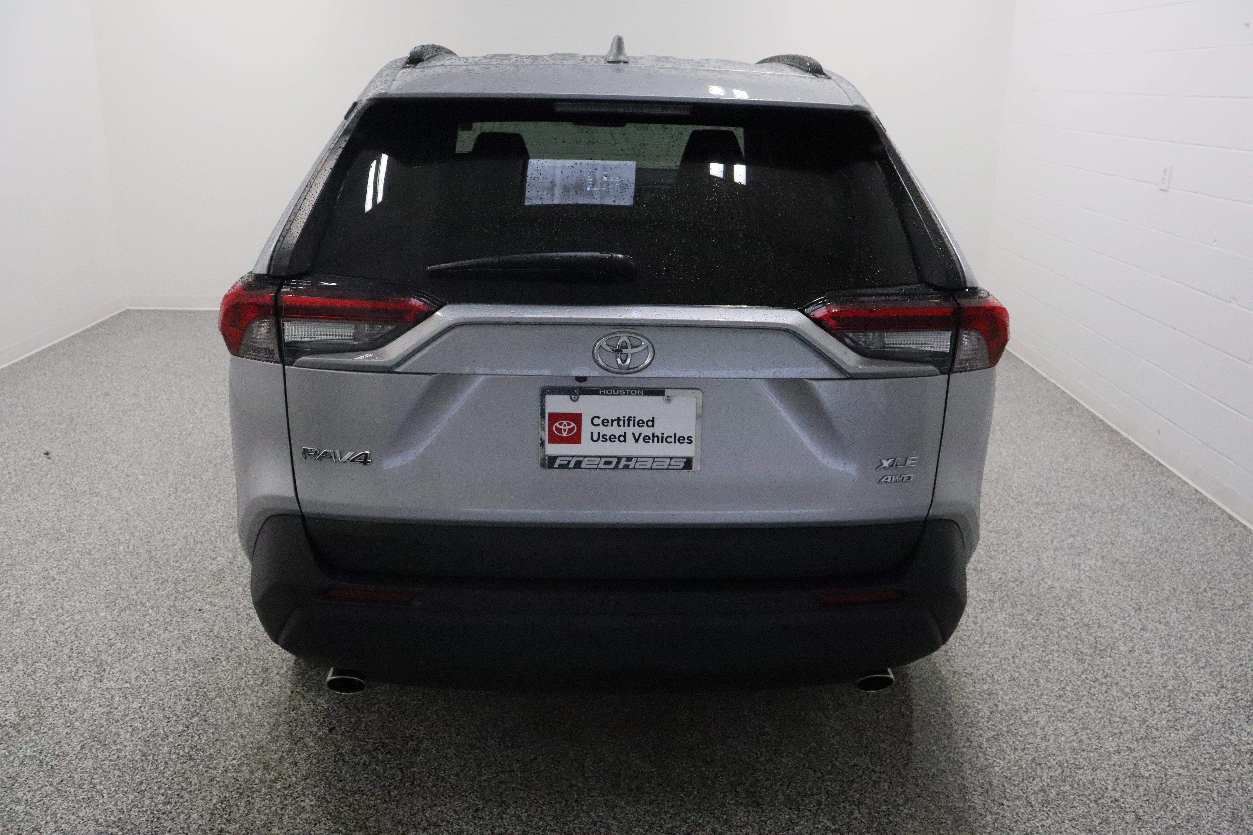 Certified Used 2025 Silver Sky Metallic Toyota XLE 2.5L image 8