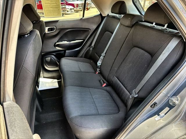 Used 2022 Gray Hyundai SE image 21