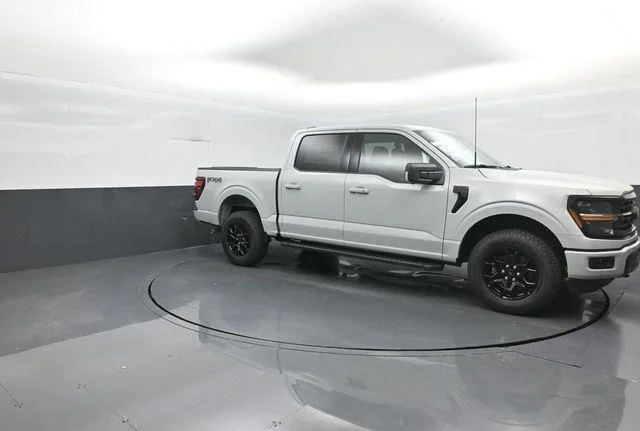 New 2026 White Ford XLT image 2