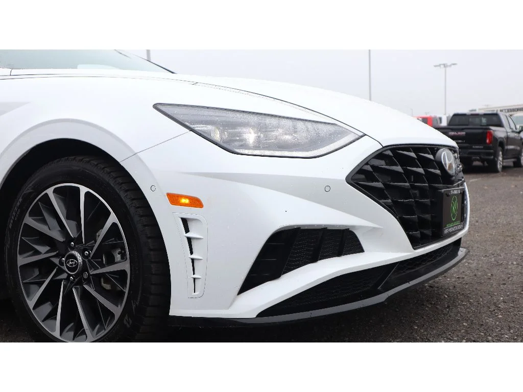 Used 2023 Serenity White Hyundai Limited image 29