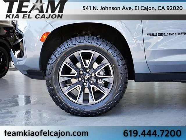 Used 2022 Gray Chevrolet Z71 image 7