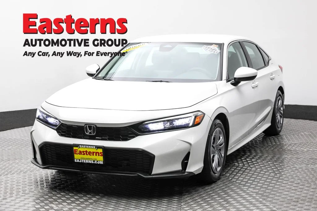 Used 2025 White Honda LX image 1