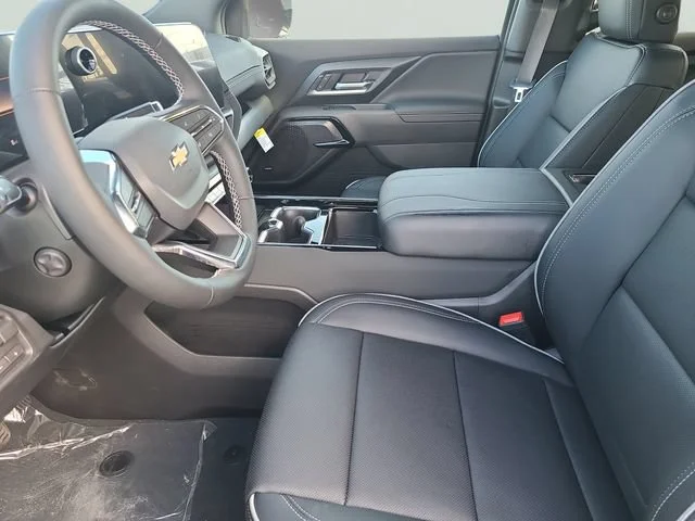 New 2026 Summit White Chevrolet LT - Extended Range image 17