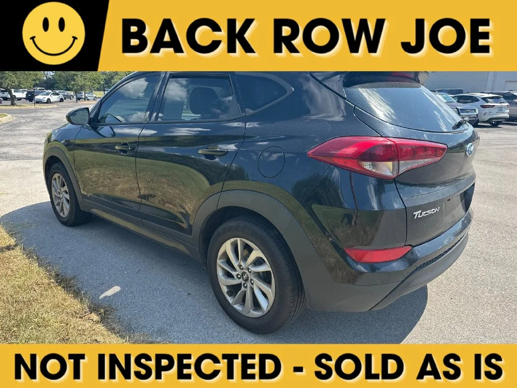 Used 2016 Black Noir Pearl Hyundai SE image 9