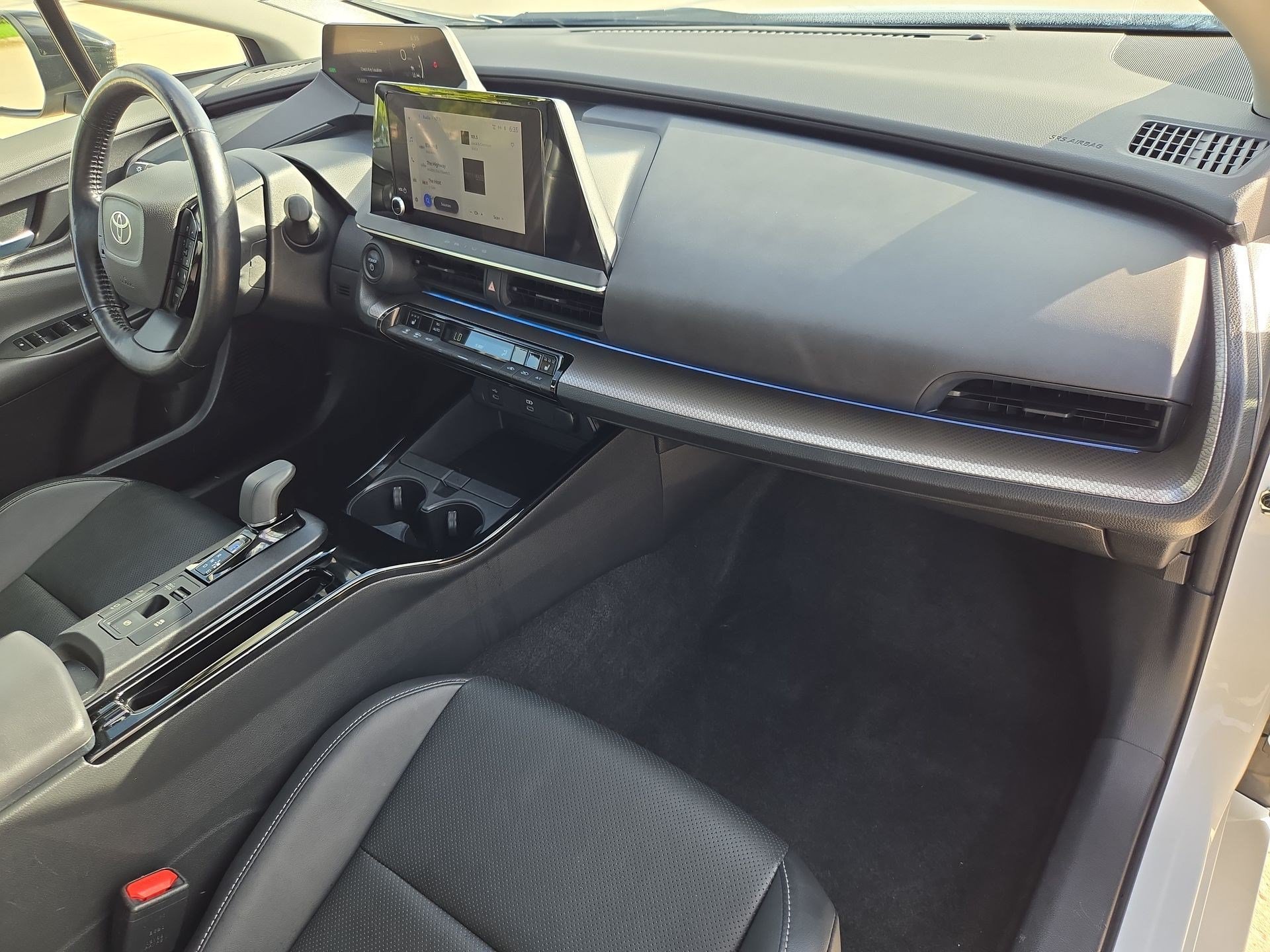 Used 2024 Pearl Toyota XLE image 32