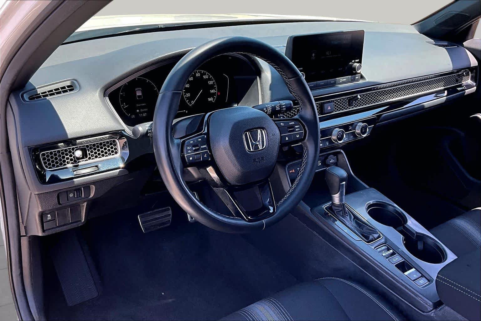 Used 2025 Platinum White Pearl Honda Sport image 16