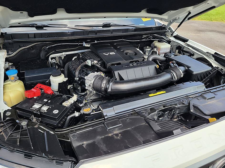 Certified Used 2022 Glacier White Nissan SV image 28