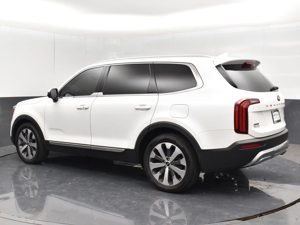Used 2021 White Kia EX image 17