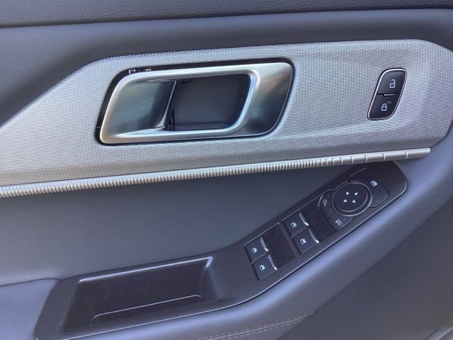 New 2026 Space White Metallic Ford Active image 25