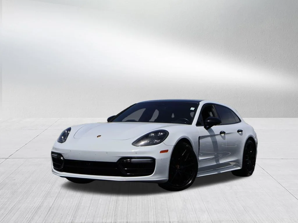 2020 Porsche Panamera GTS Sport Turismo's photo