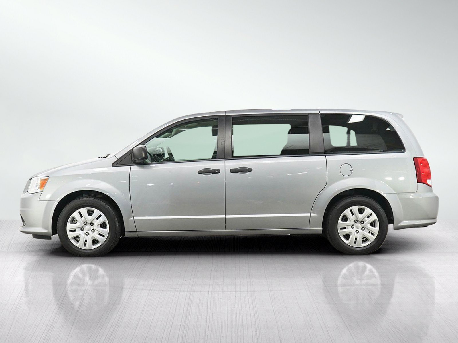 Used 2020 Dodge Grand Caravan SE with VIN 2C4RDGBG0LR197230 for sale in South Saint Paul, Minnesota