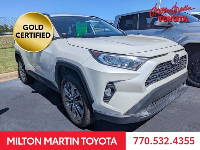 Used 2021 White Toyota XLE Premium image 1