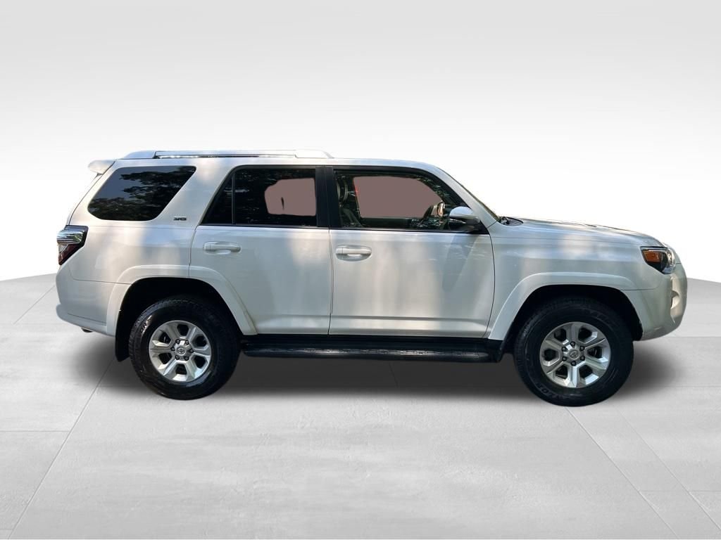 Used 2018 White Toyota SR5 Premium image 7