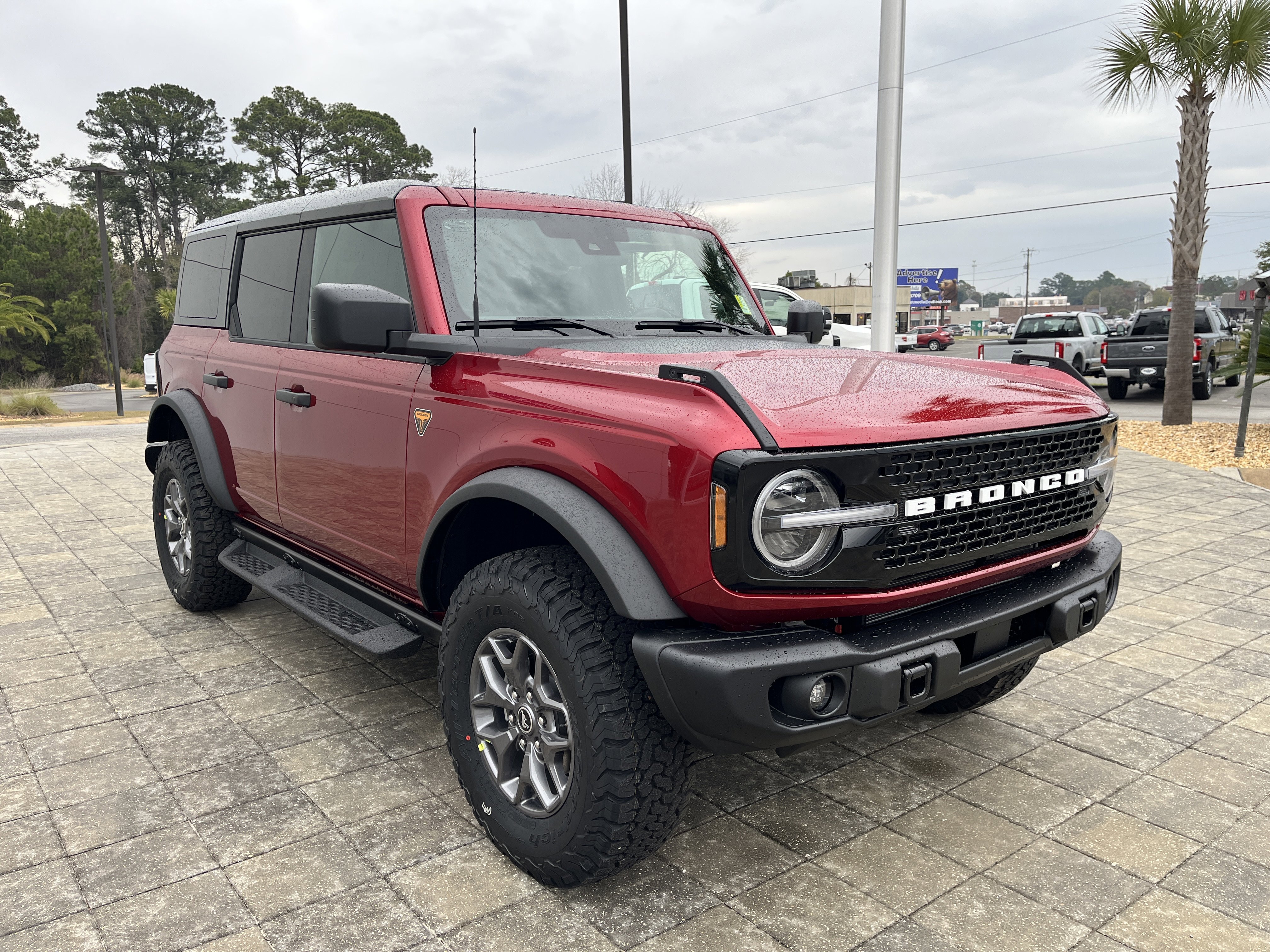 New 2025 Ruby Red Metallic Tinted Clearcoat Ford Badlands® image 9