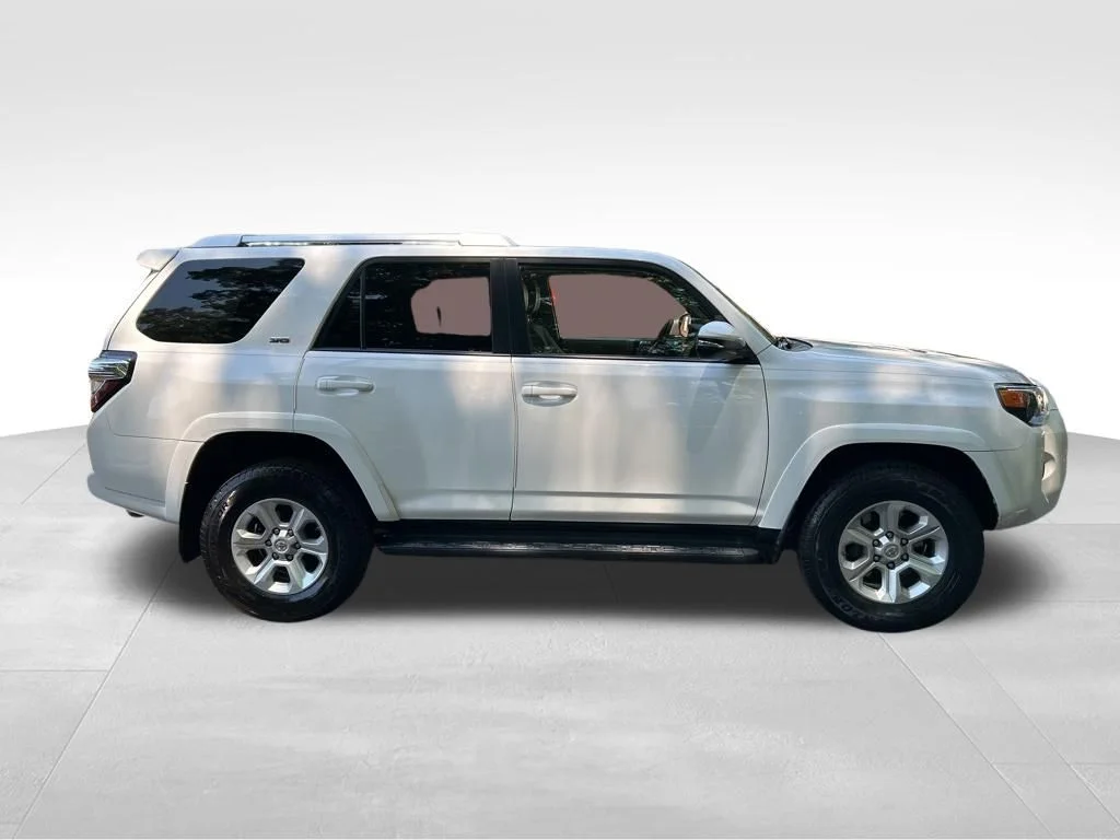 Used 2018 White Toyota SR5 Premium image 7