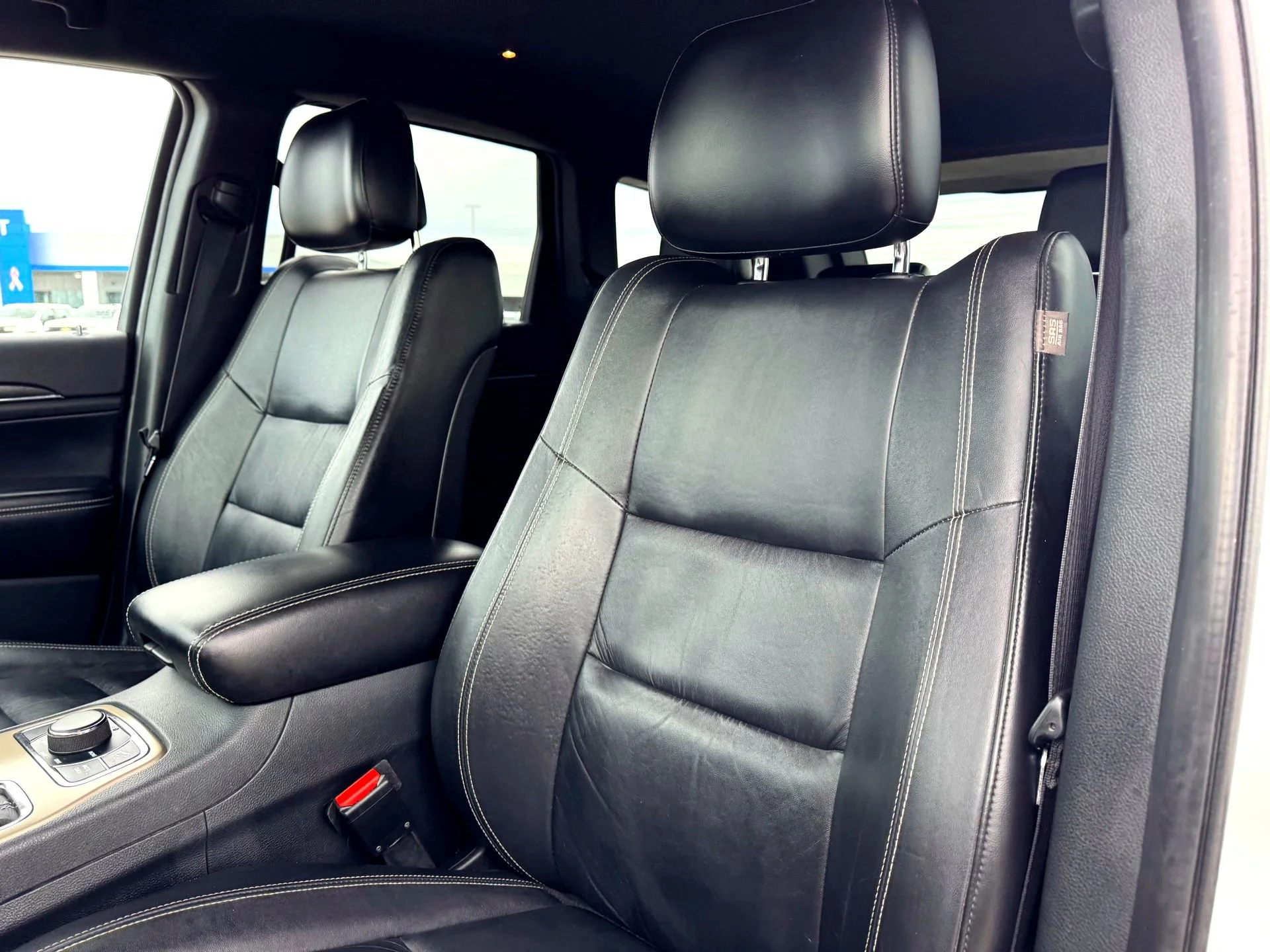Used 2016 Bright White Clearcoat Jeep Limited image 13