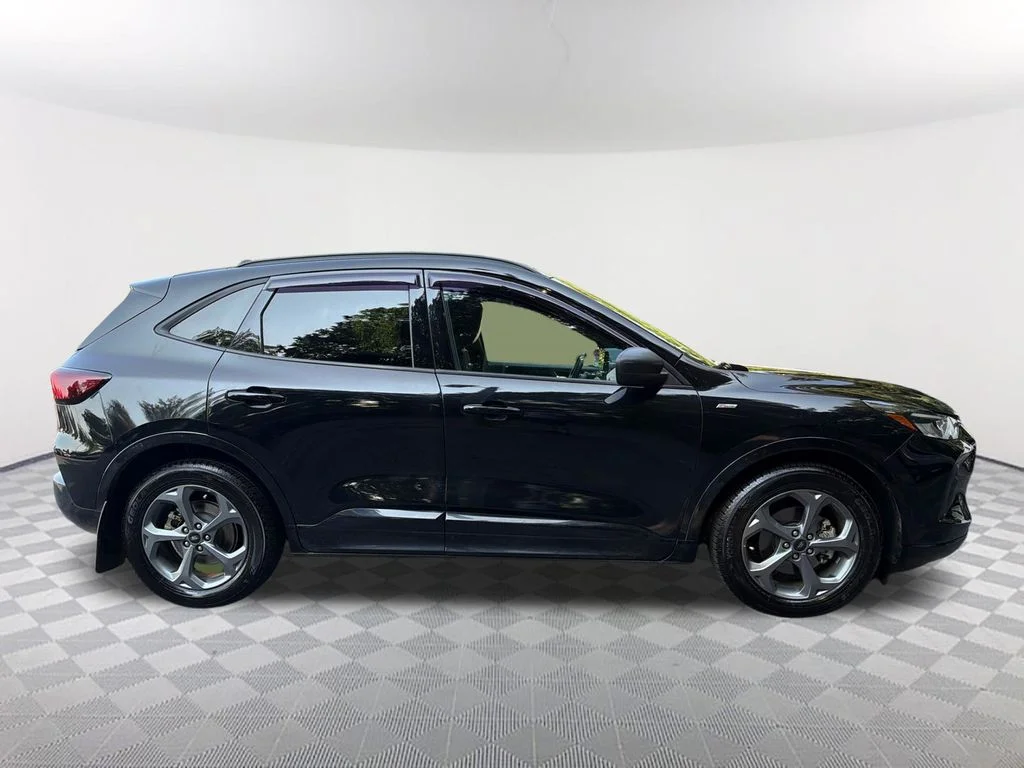 Used 2023 Black Ford ST-Line image 4