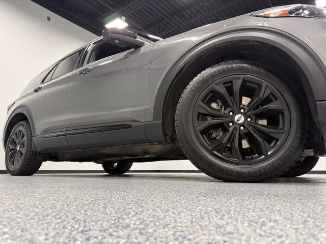Used 2023 Gray Ford ST-Line image 2